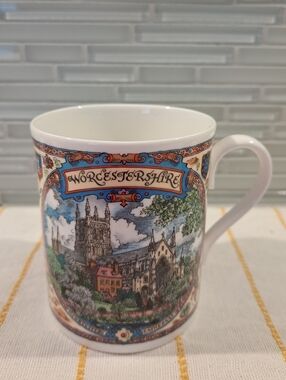 ROYAL WORCESTER British Heritage Worcestershire Fine Bone China Mug 1994